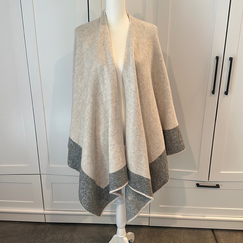 NWT Lovestitch Color Block Poncho